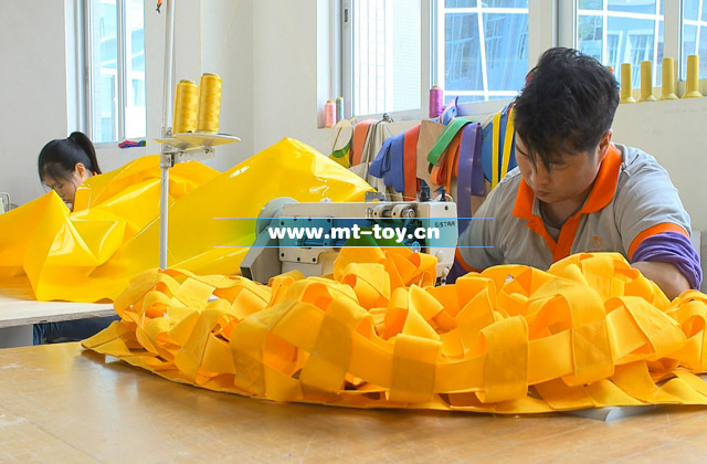 爱飞儿童游乐设备工厂一角图片6