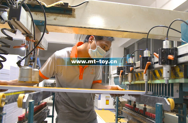 爱飞儿童游乐设备工厂一角图片11