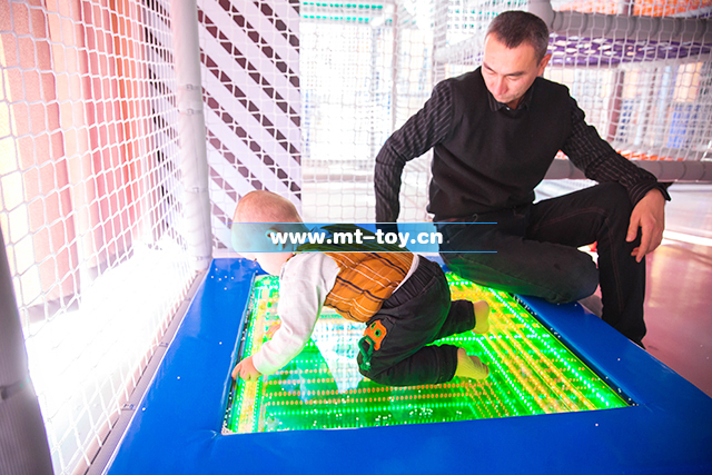 新疆库尔勒市朝阳路新汇嘉购物中心淘气堡案例